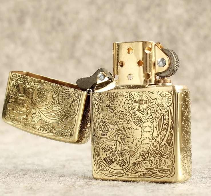 hộp quẹt zippo kỳ lân