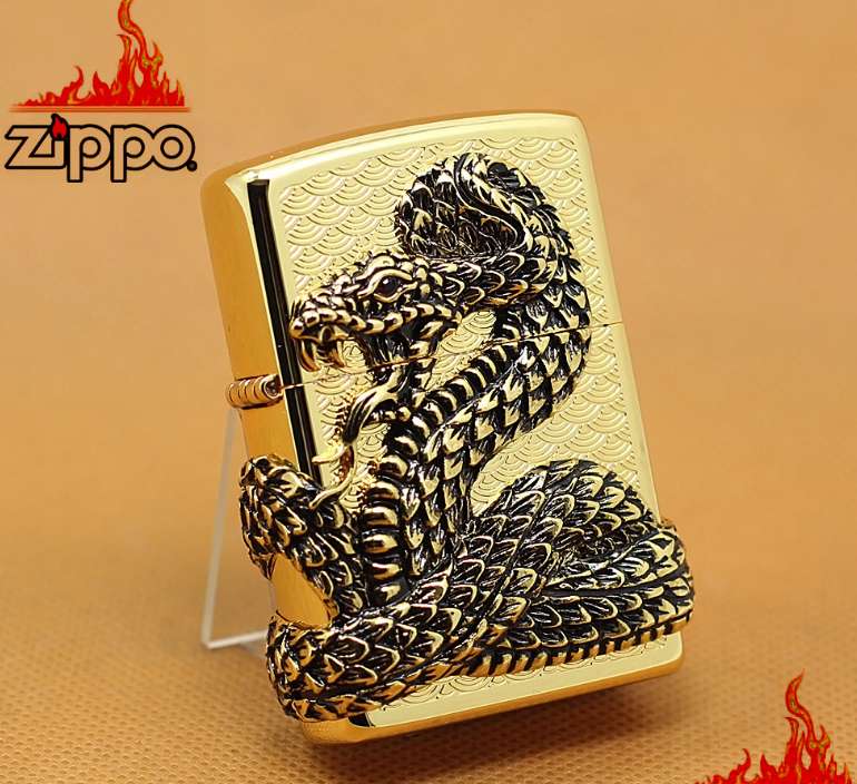 zippo rắn nổi mạ vàng