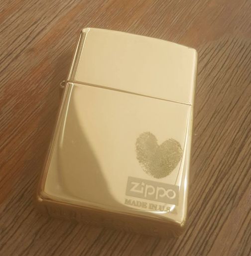 zippo vân tay trái tim 1