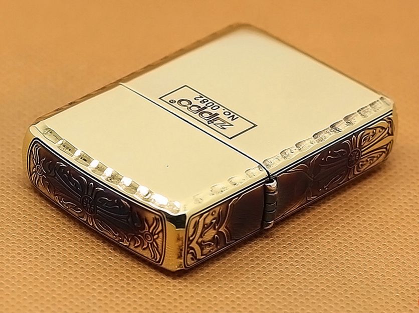 zippo hoa văn áo giáp