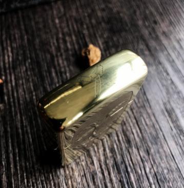 Zippo Vỏ Day Chinh Hang Mỹ 5 Mặt Khắc V For Vendetta