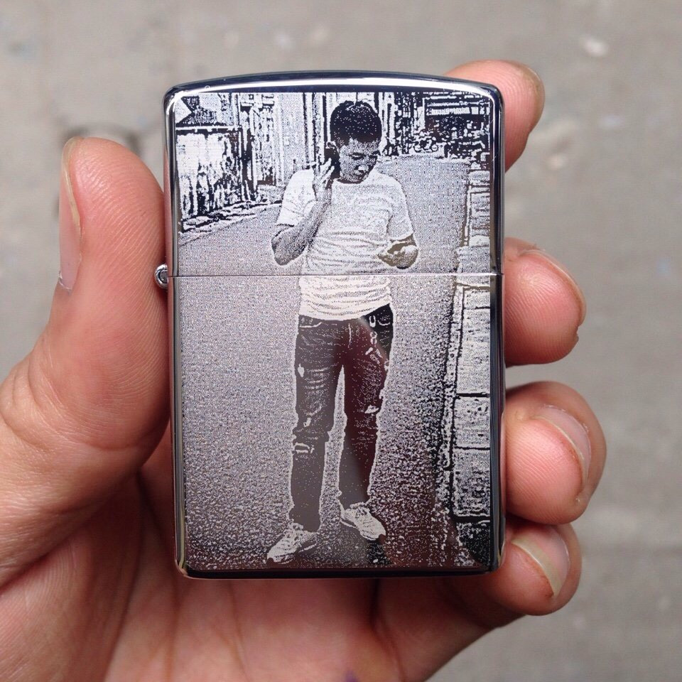 Zippo Mỹ in ảnh chân dung của chính bạn