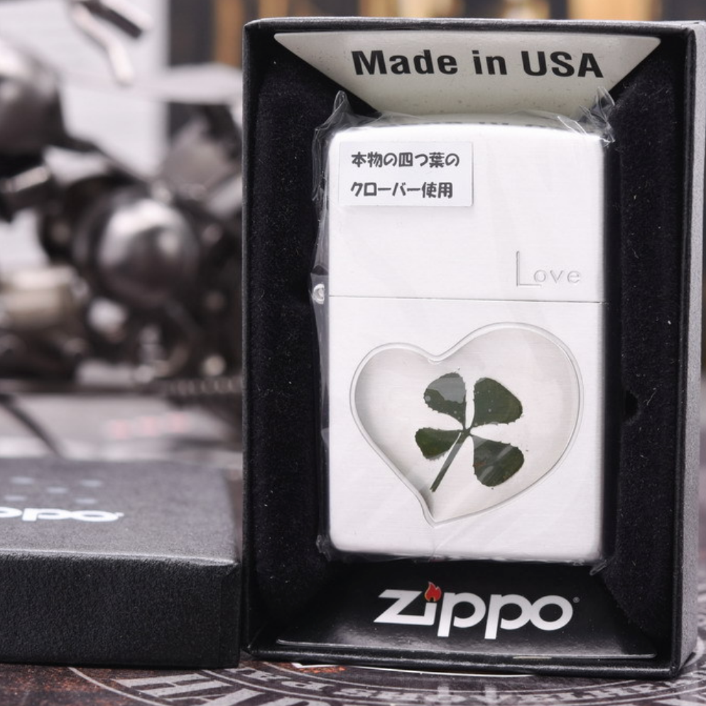 Zippo love bạc trắng ép nổi cỏ 4 lá thật