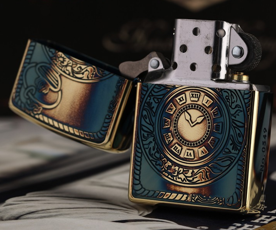 Zippo dập nổi đồng hổ