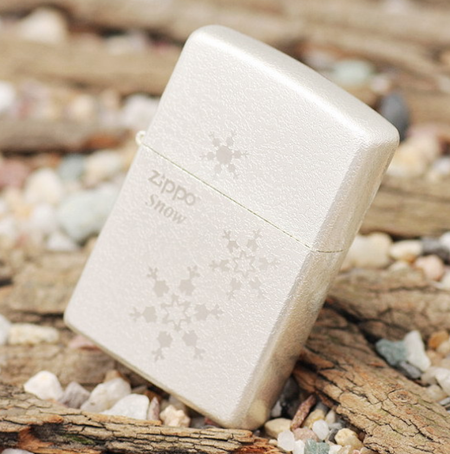 Zippo mạ bạc bông tuyết