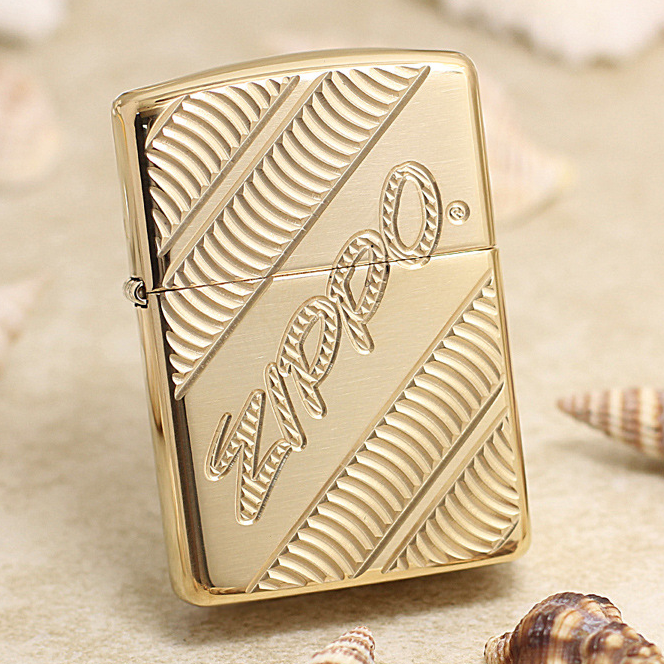 Zippo mạ vàng