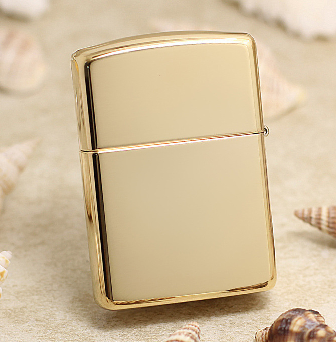 Zippo mạ vàng