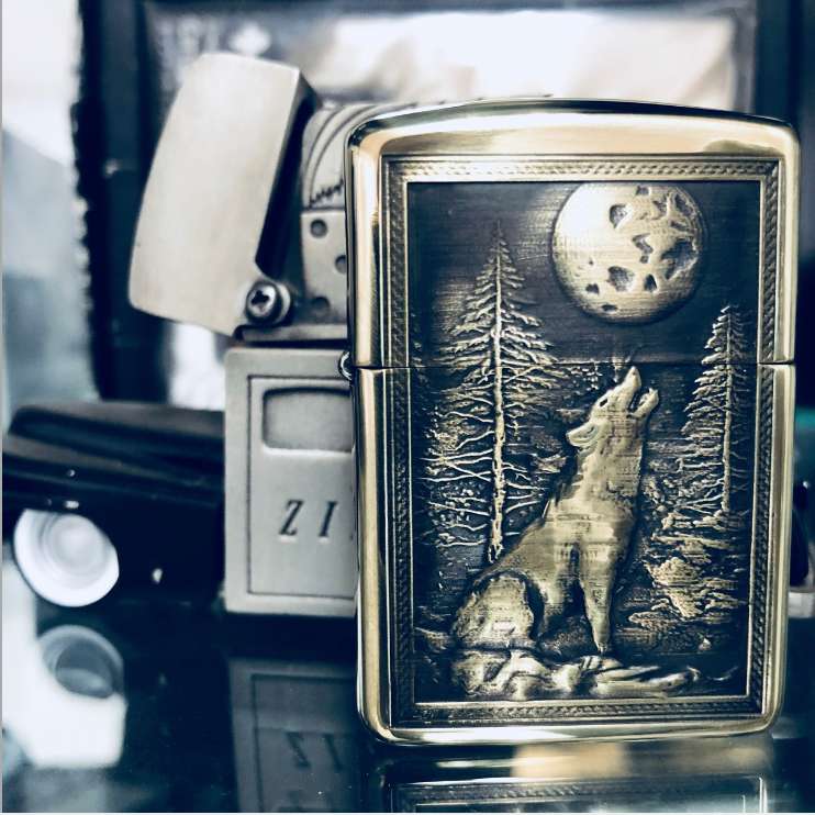 Zippo sói nổi