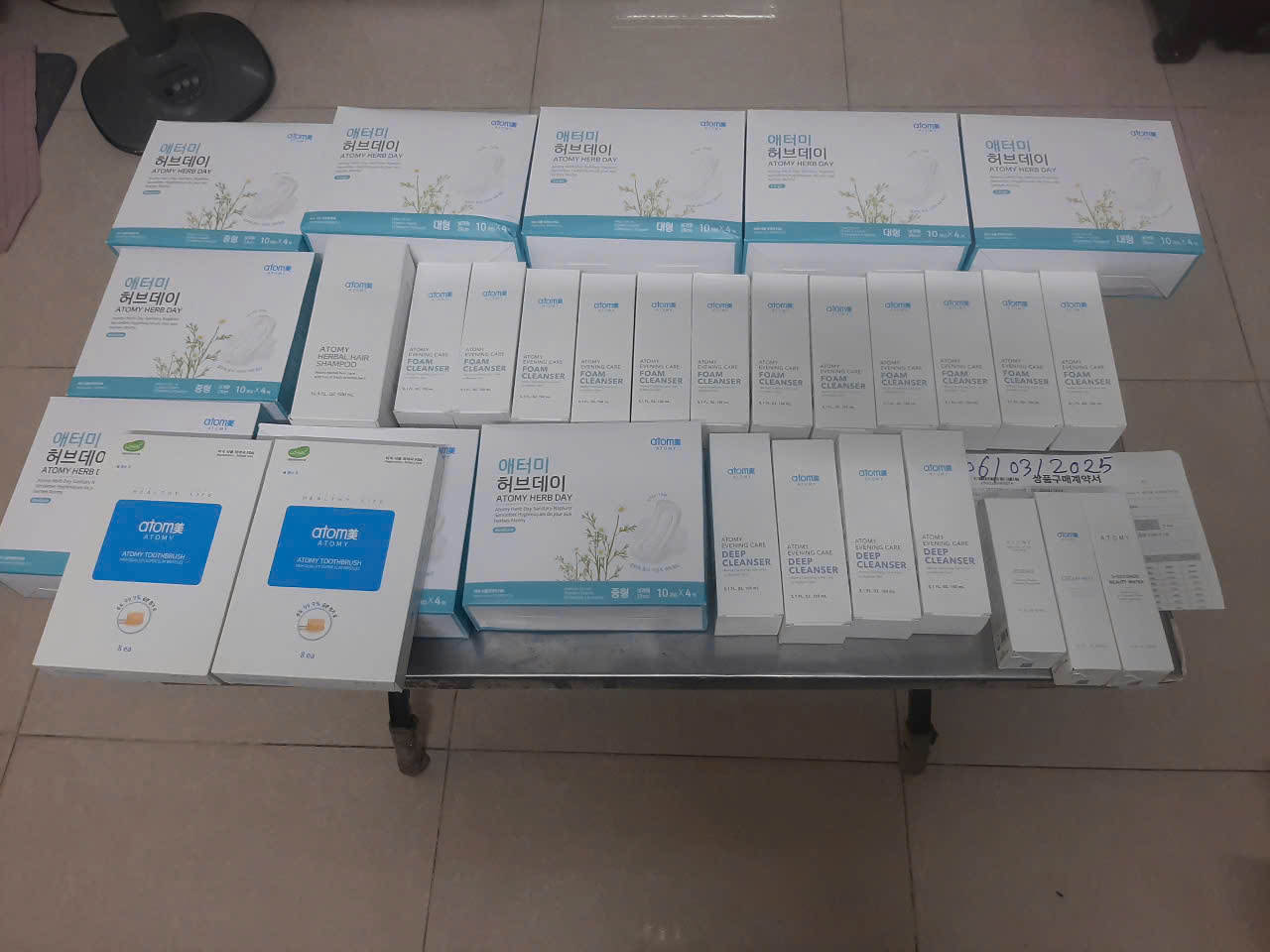 Chuyến thứ 11 của năm 2025 của shop đã nhập kho HCM. KoreaTitan – Chuyên hàng nhập khẩu chính hãng từ Korea.