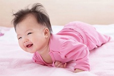 Sáu tháng đầu đời của bé như thế nào?