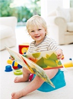 CHĂM SÓC EM BÉ TẬP CHO BÉ TỰ ĐI VỆ SINH