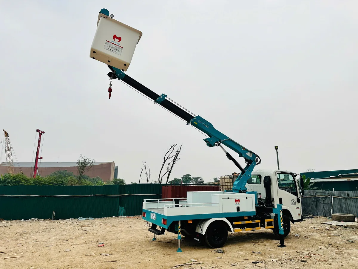 Xe cẩu gắn giỏ và ô tô nâng người chuyên dụng: Phân biệt