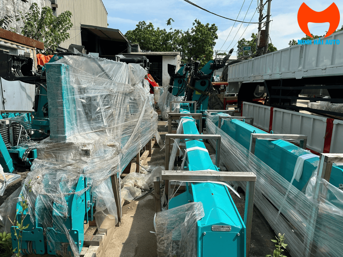 xe-tai-dongfeng-24-tan-gan-cau-8-tan