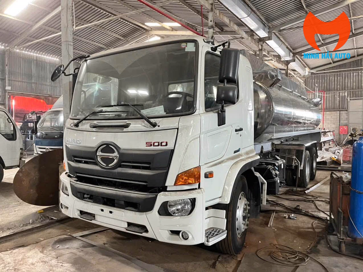 Xe Bồn Chở Xăng Dầu Hino: Chọn 11 Hay 20 Khối?