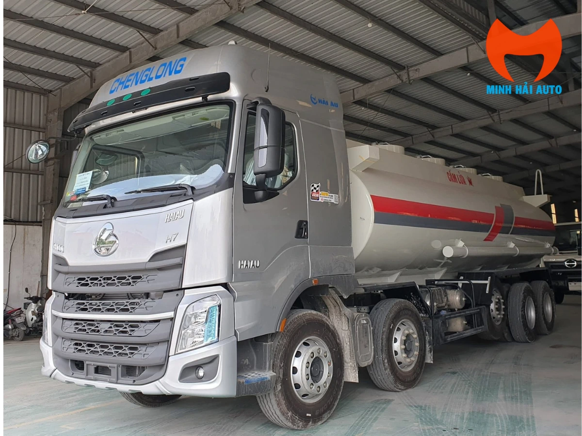 Xe bồn xăng dầu Chenglong 5 chân 26 khối: tải trọng & hiệu quả