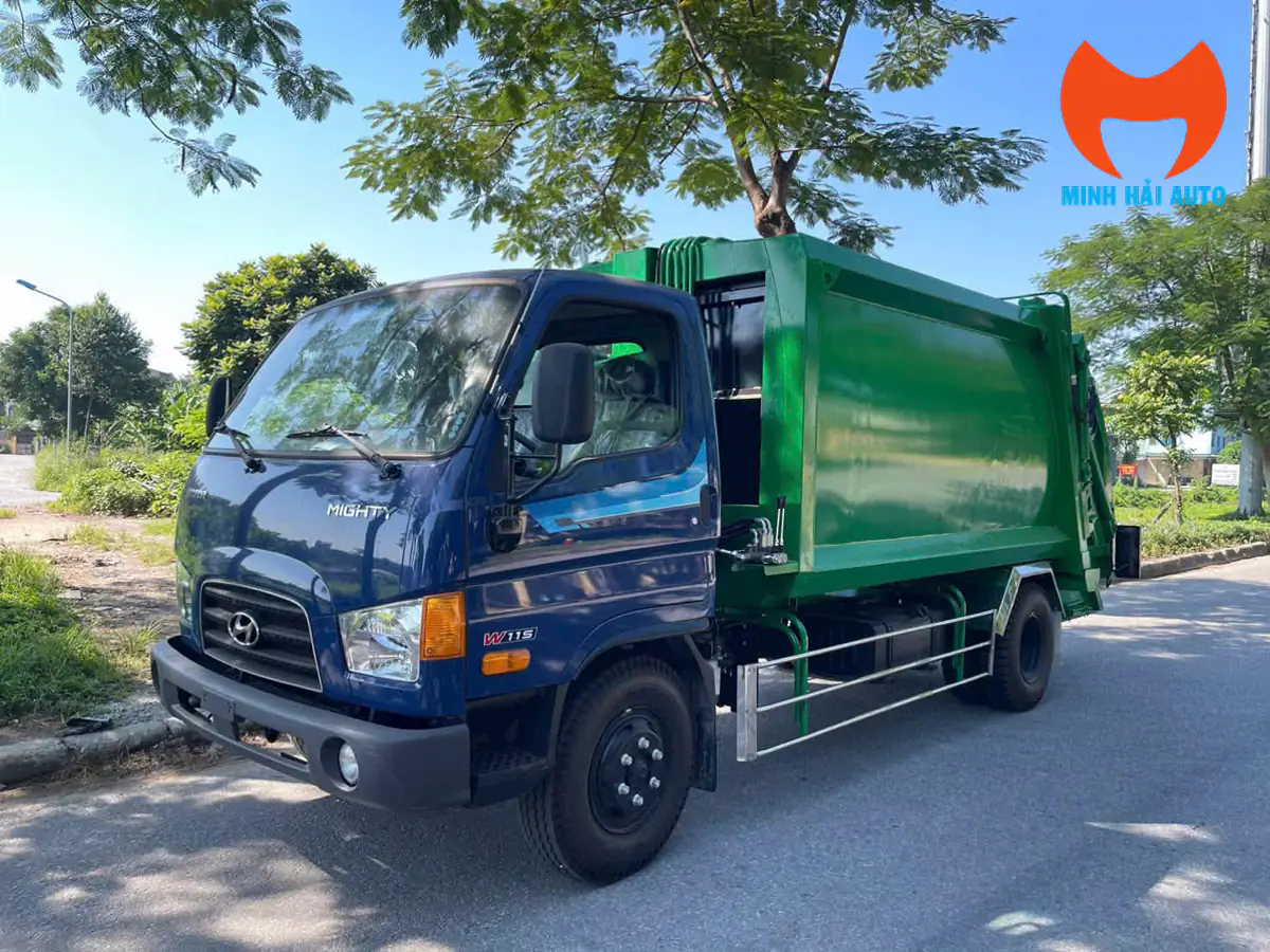 xe-cuon-ep-rac-hyundai-kiem-soat-nuoc-ri-rac-khi-thu-gom