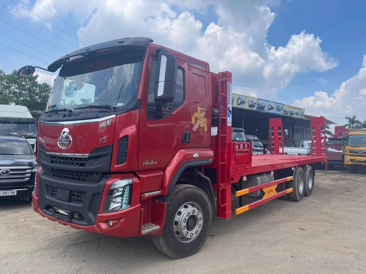 Xe Nâng Đầu Chở Máy Công Trình: 8 Điểm Kiểm Tra Trước Ca