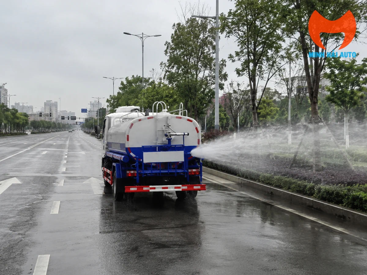 xe-phun-nuoc-rua-duong-5-3-khoi-co-hop-duong-noi-bo