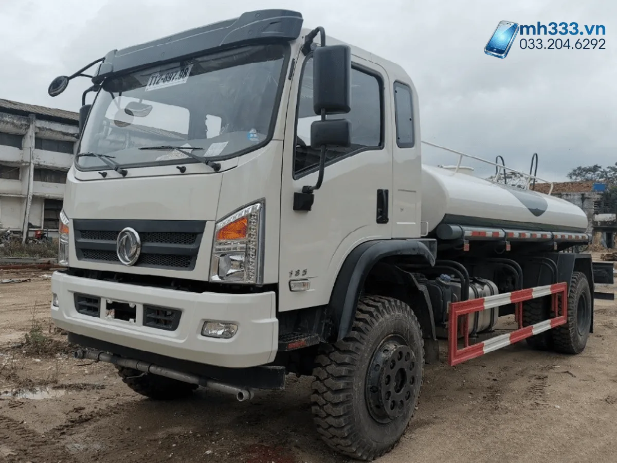 Bồn nước 8 khối của xe phun nước rửa đường Dongfeng nhập khẩu 2025