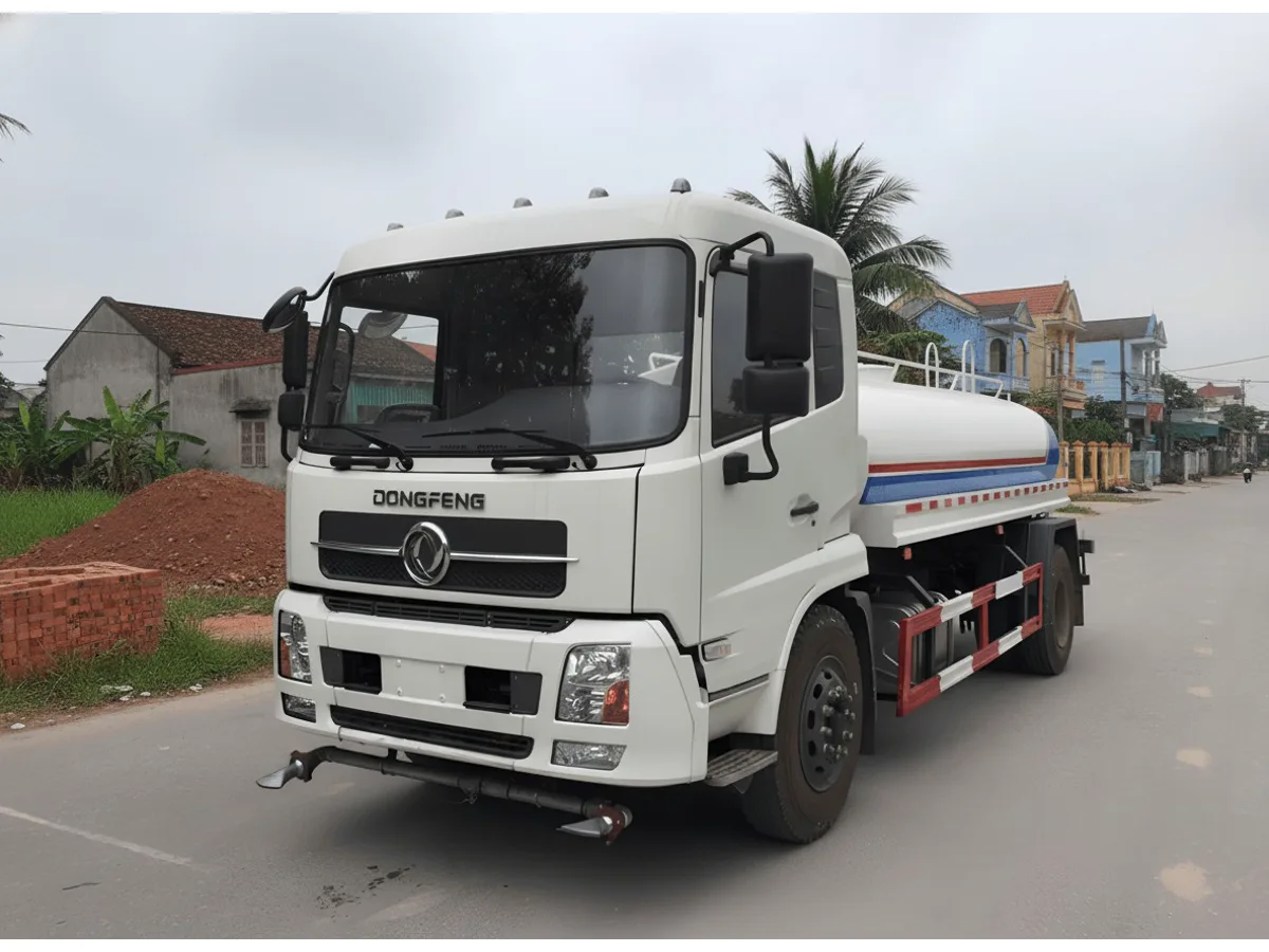 Xi téc rửa đường 13 khối