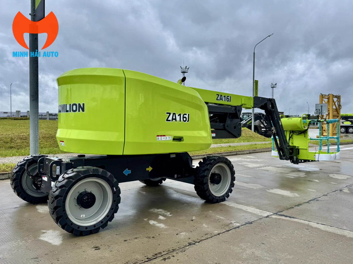 Zoomlion ZA16J nhìn từ góc ba phần tư khi cần nâng đang thu gọn