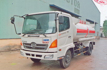 Hino chở xăng dầu 8 khối 