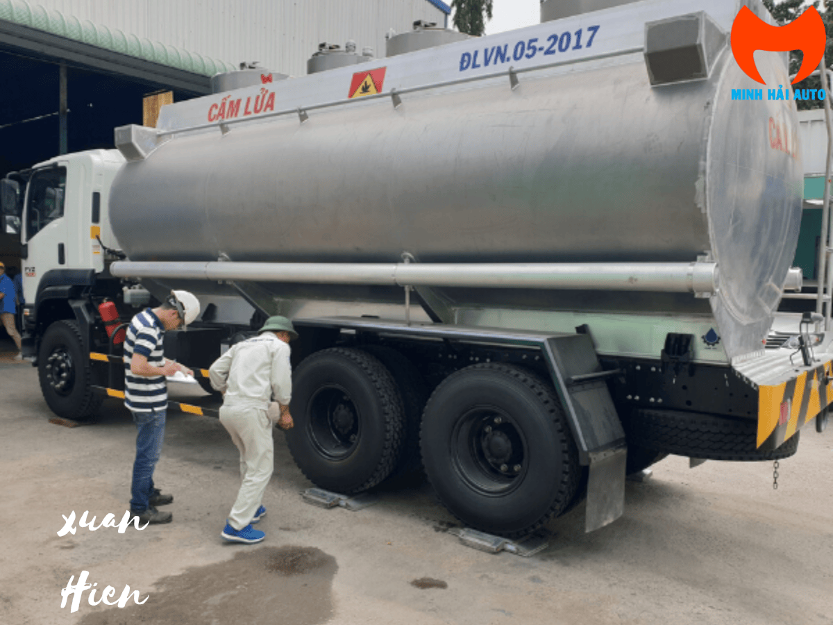 Xe Bồn Chở Xăng Dầu Isuzu 12 Khối