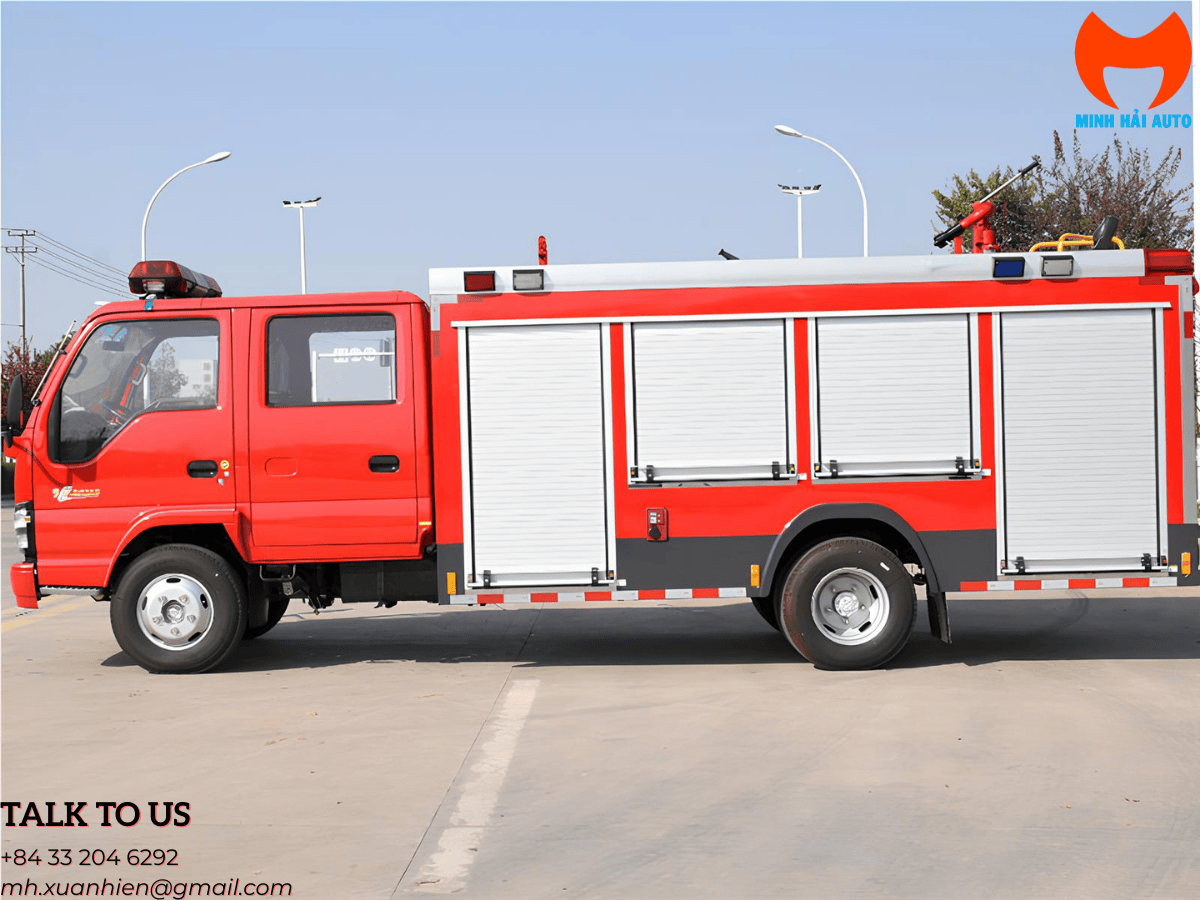 Bảng điều khiển hệ thống PCCC trên xe chữa cháy foam bọt 2.5 khối, được bố trí khoa học và dễ thao tác.