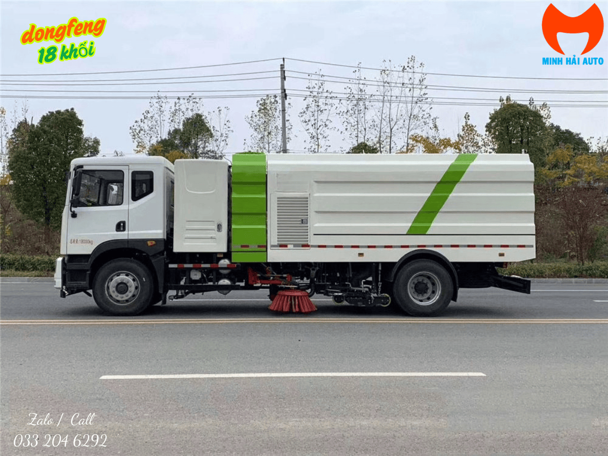 Bảng điều khiển hiện đại, dễ sử dụng của xe quét rửa đường 18 khối.