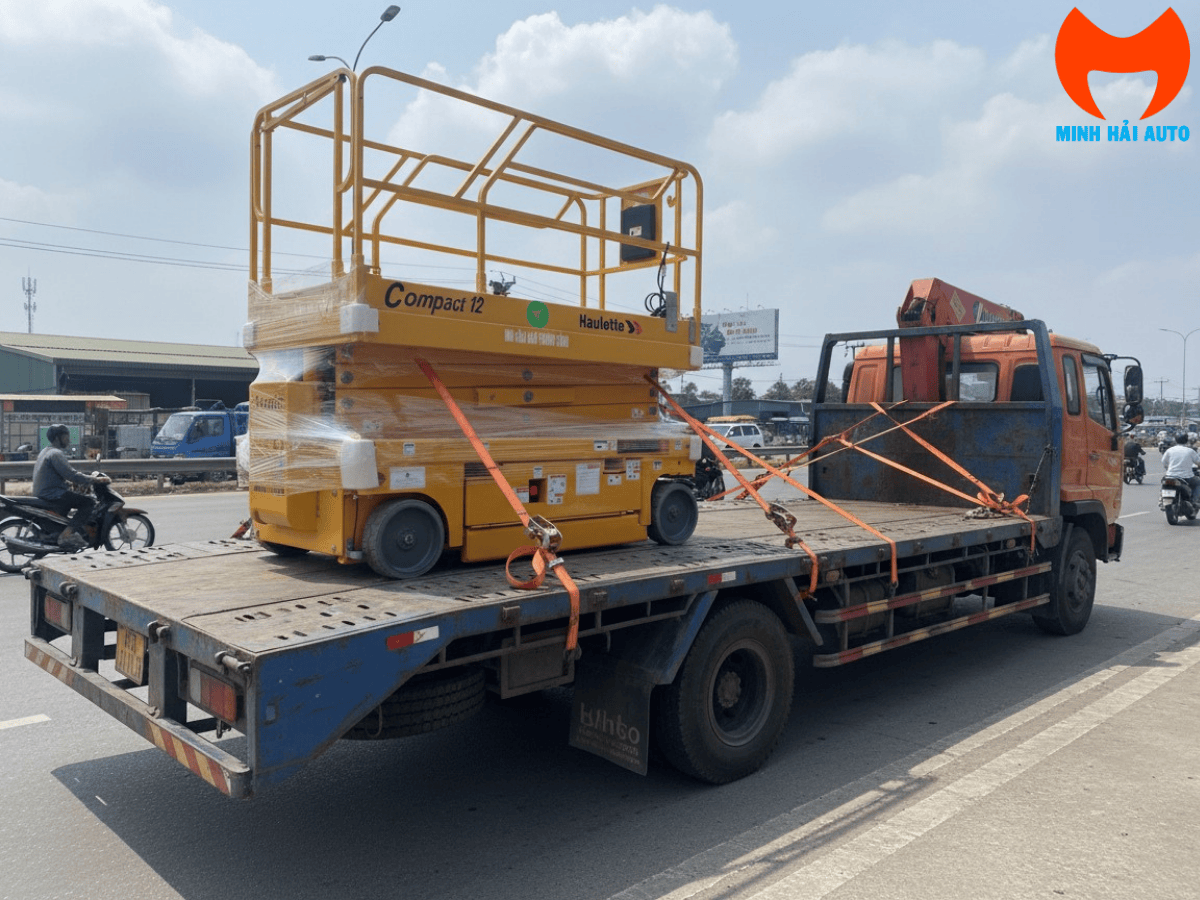 Bảo dưỡng xe nâng người cắt kéo
