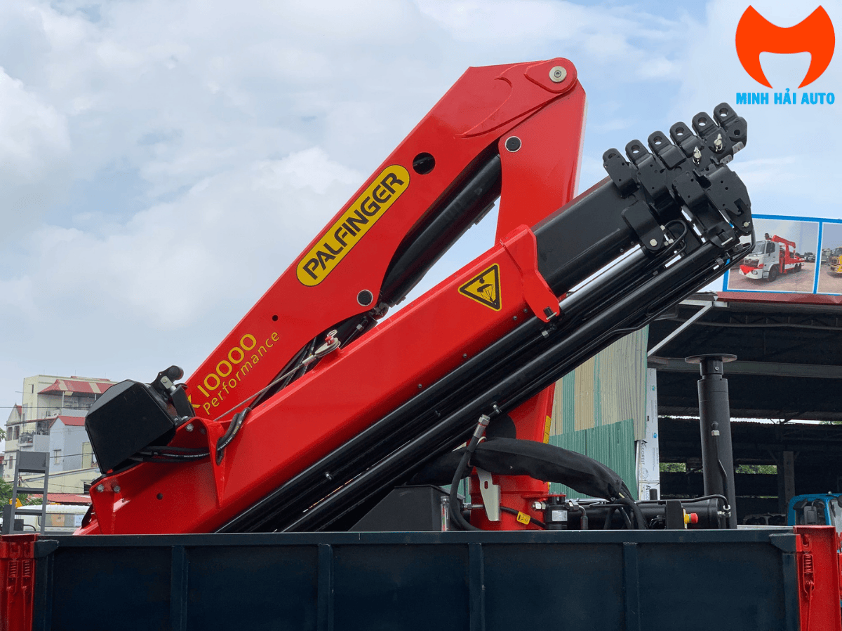 Biểu đồ tải của cẩu gập Palfinger 5.7 tấn PK10000, thể hiện sức nâng ở các tầm với khác nhau.
