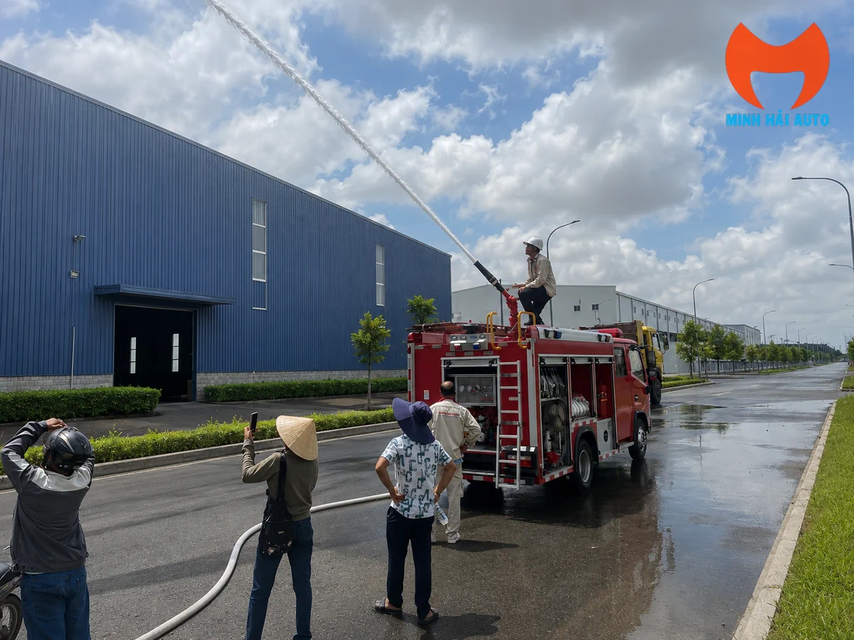 Bơm cứu hỏa CB10/40 trên xe chữa cháy Dongfeng 6 khối