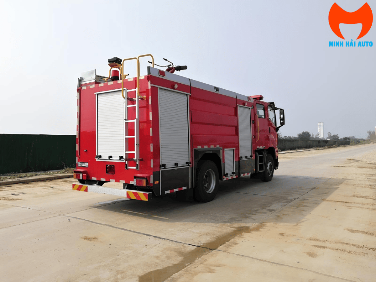 Bồn chứa thép carbon 4500L nước và 1765L foam của xe cứu hỏa