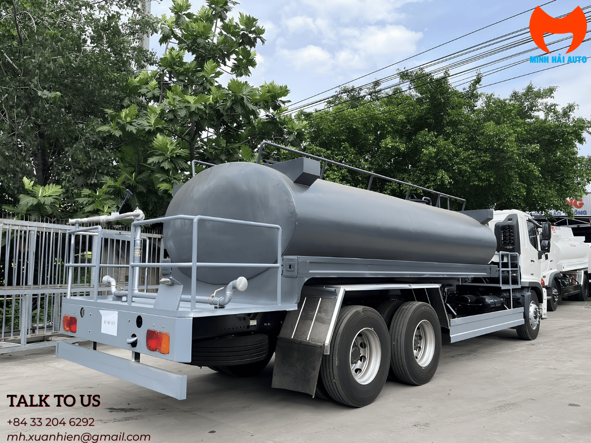 Cabin Hino FM8JN7A tiện nghi, động cơ J08E-WD Euro 4 tiết kiệm nhiên liệu