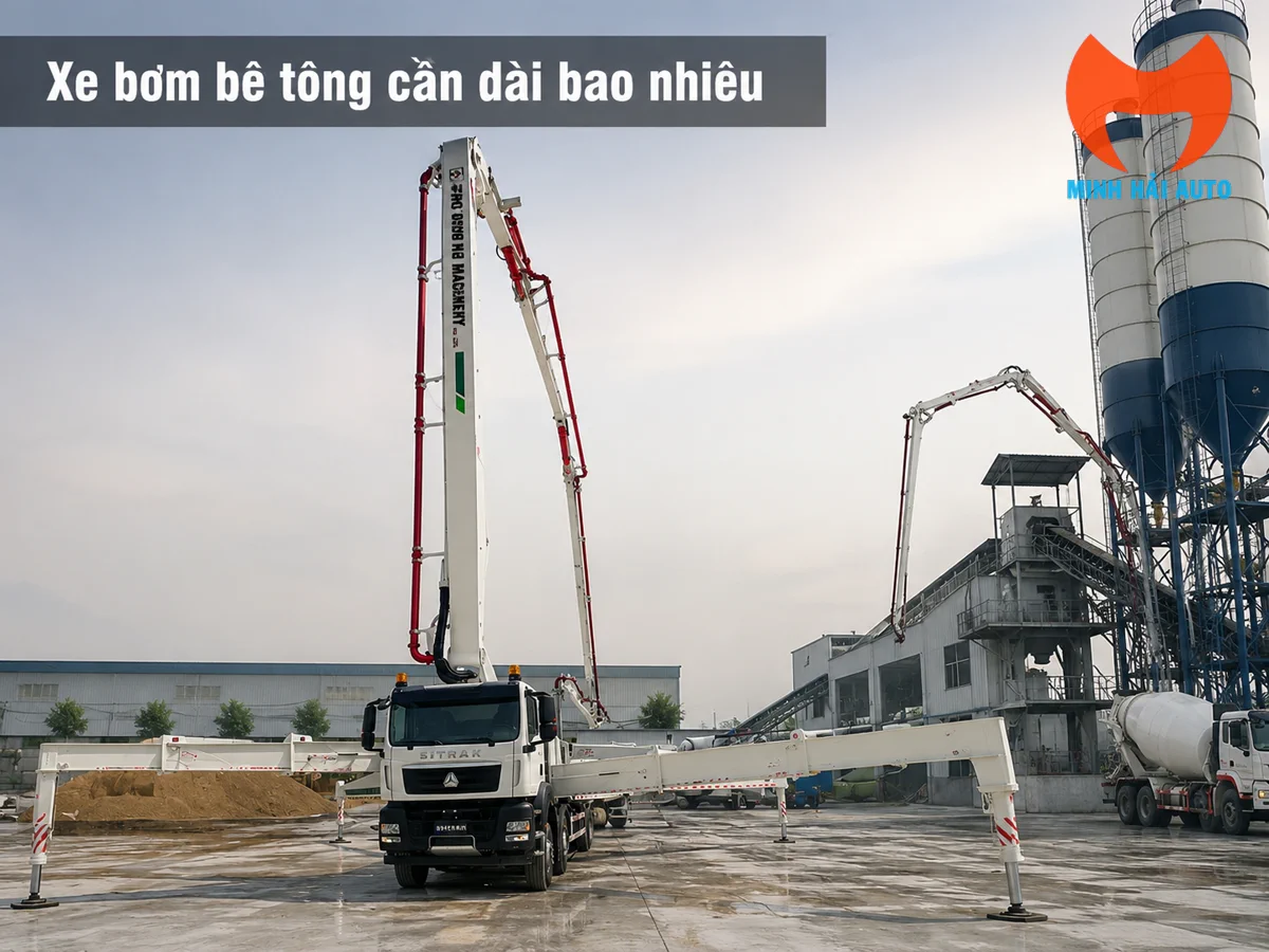 Xe bơm bê tông triển khai cần và chân chống trên mặt bằng