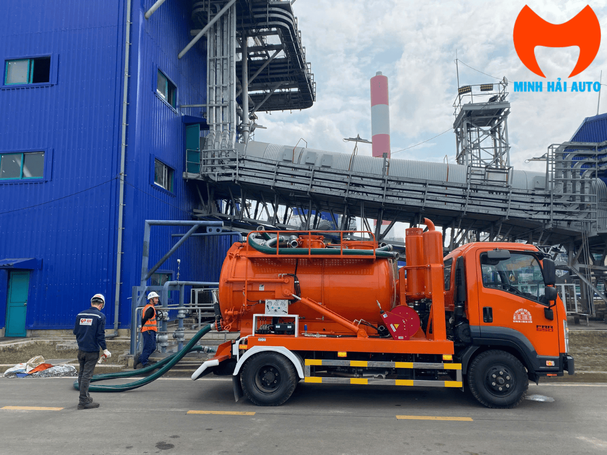 Cận cảnh bơm hút chân không Battioni Pagani BLW 210H nhập khẩu từ Ý