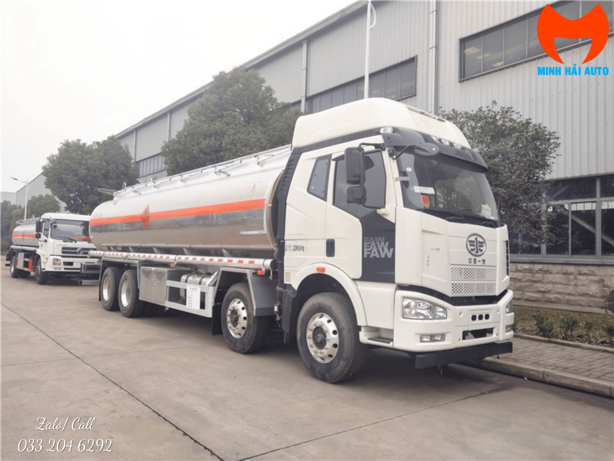 Cận cảnh bồn hợp kim nhôm của xe bồn chở xăng dầu 27 khối, thể hiện kết cấu và van xả an toàn.