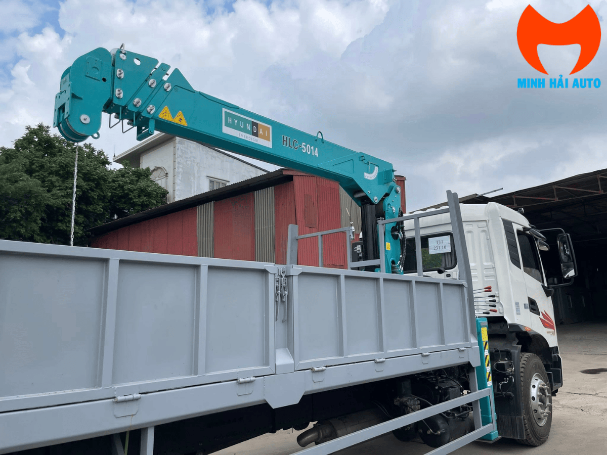Cận cảnh cần cẩu Hyundai HLC-5014 5 tấn 4 khúc