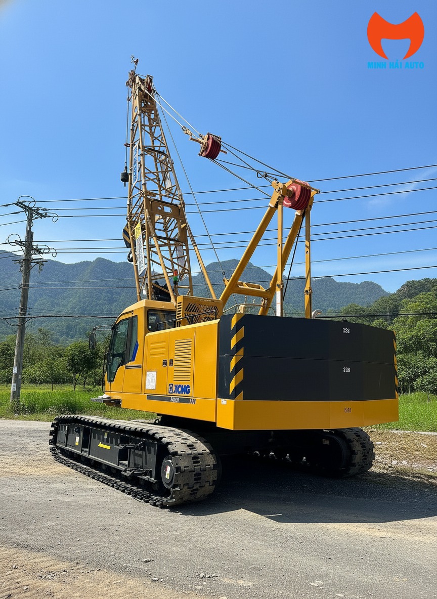 Cần cẩu bánh xích 50 tấn XCMG XGC50 thi công lắp dựng kết cấu thép.