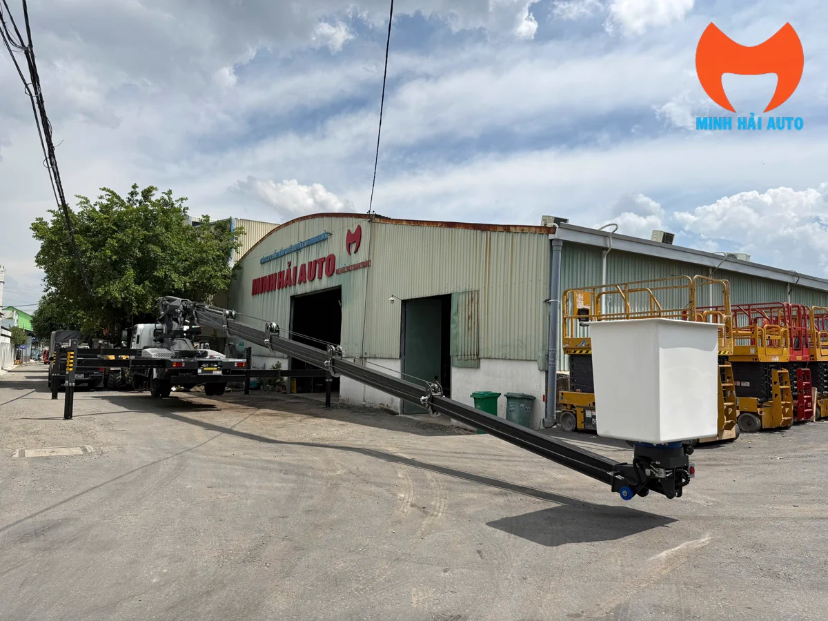 Cần nâng người Dasan 32m vươn cao phục vụ công việc trên cao