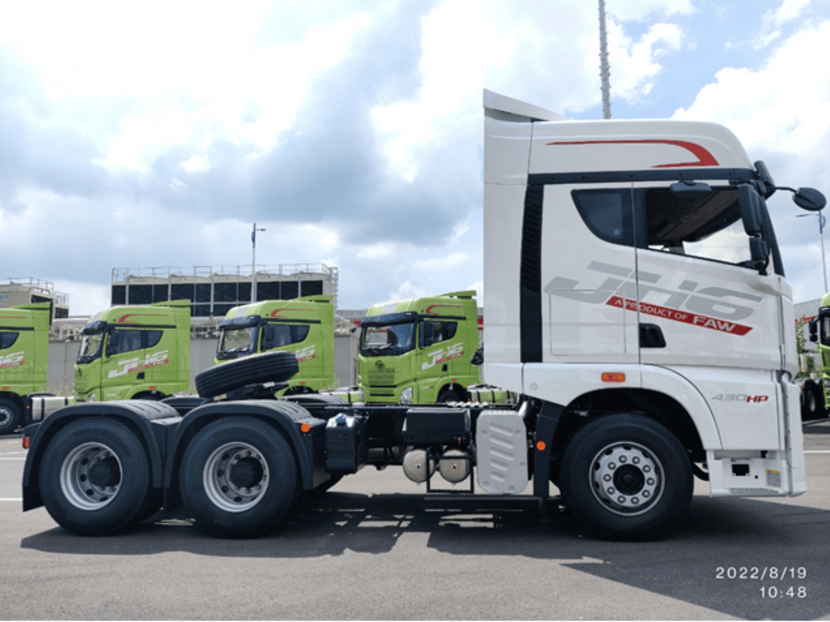 Cận cảnh khối động cơ Weichai WP12.430E50 mạnh mẽ trên xe đầu kéo Faw 430Hp.