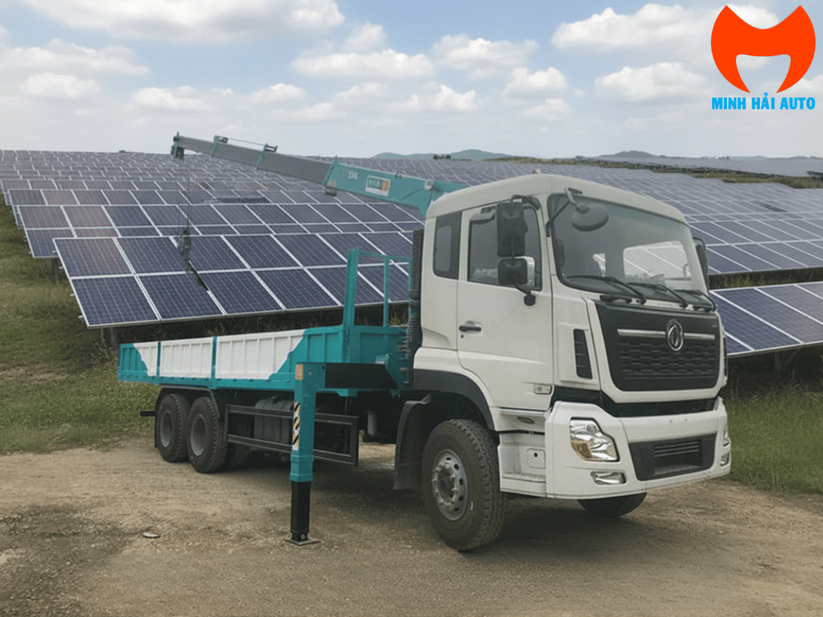 Cận cảnh động cơ Cummins ISD270 50 mạnh mẽ trên xe tải Dongfeng 3 chân