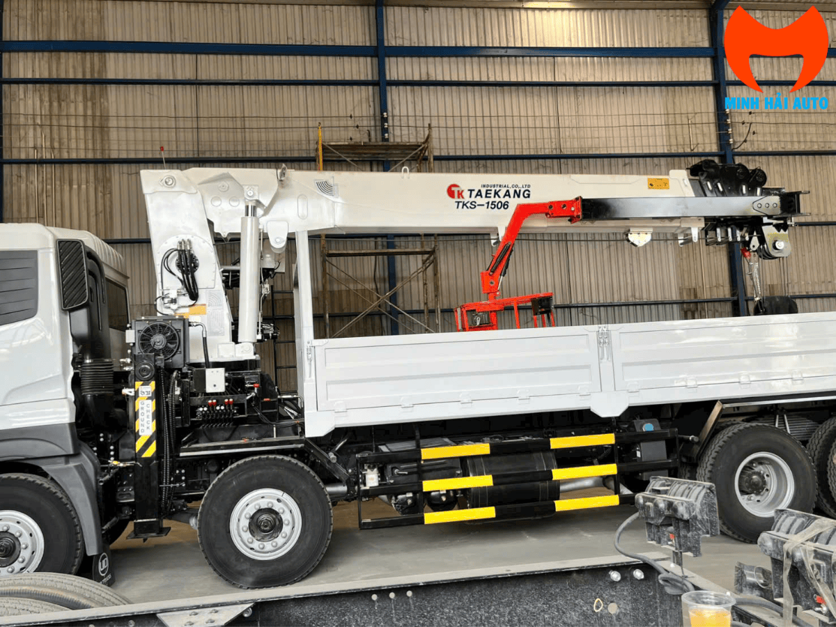 Cần cẩu 6 đoạn hộp lục giác Taekang TKS-1506
