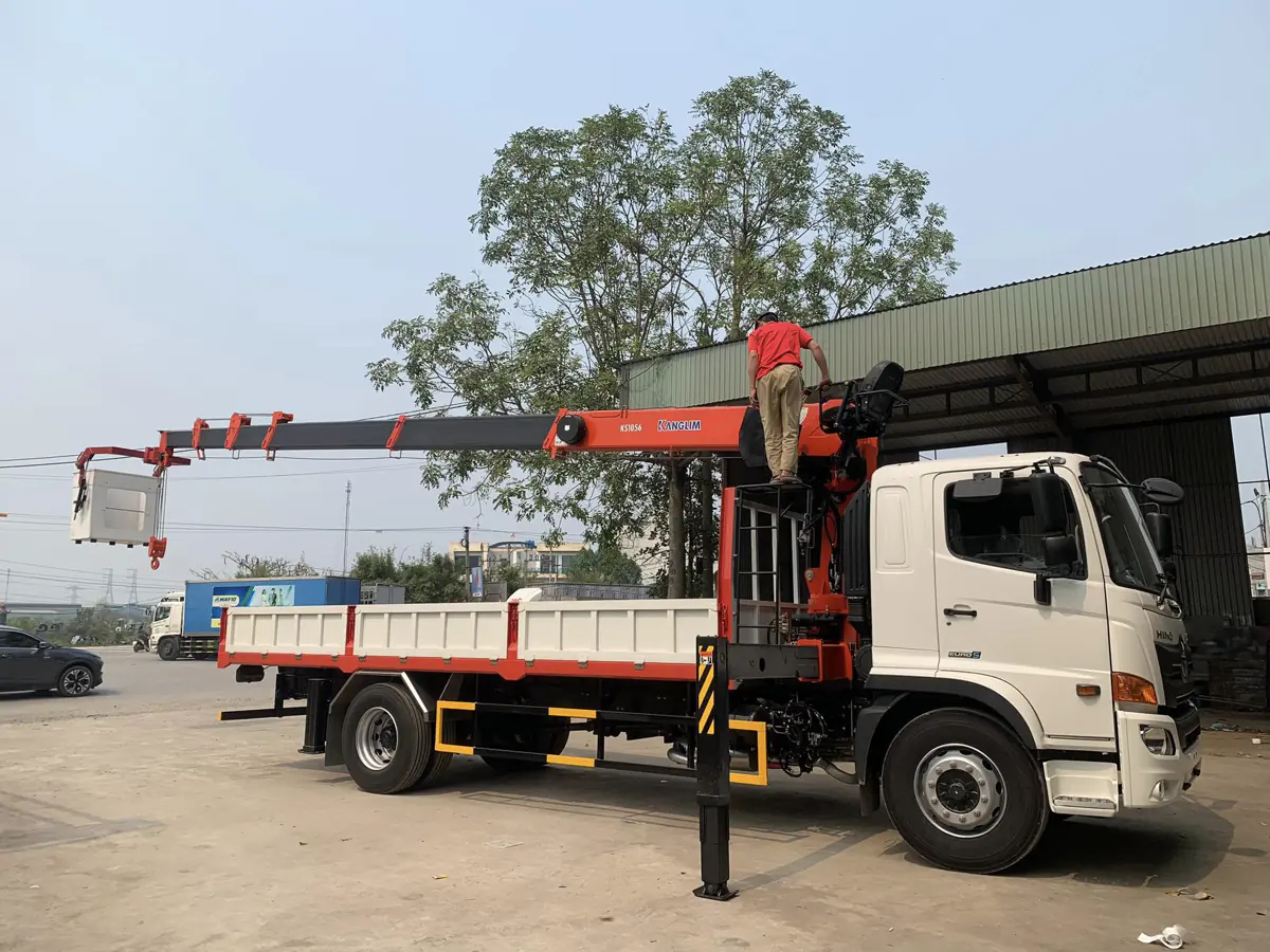 Dongfeng B180 gắn Kanglim KS1056