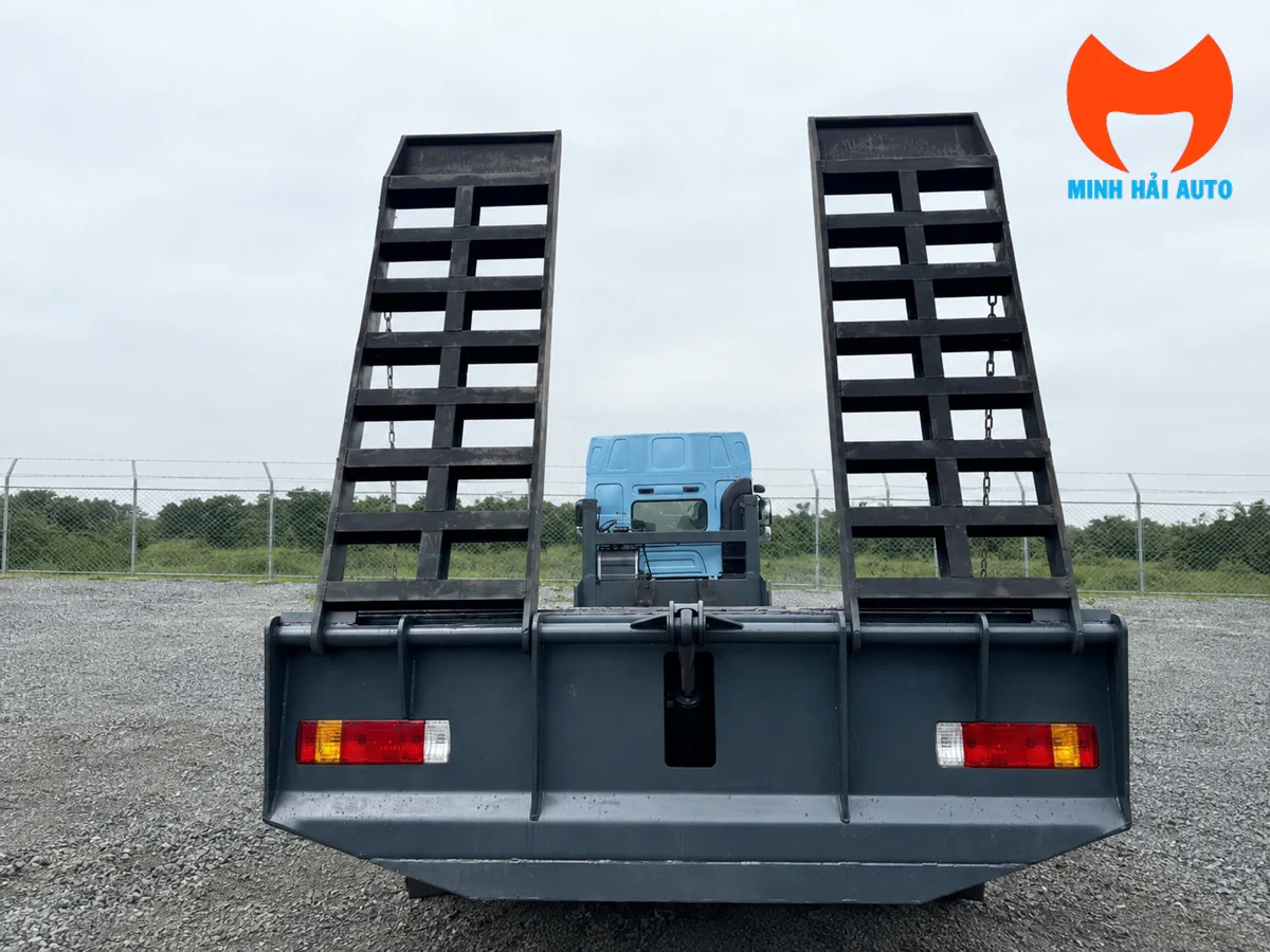 Cầu dẫn phía sau xe Chenglong H7
