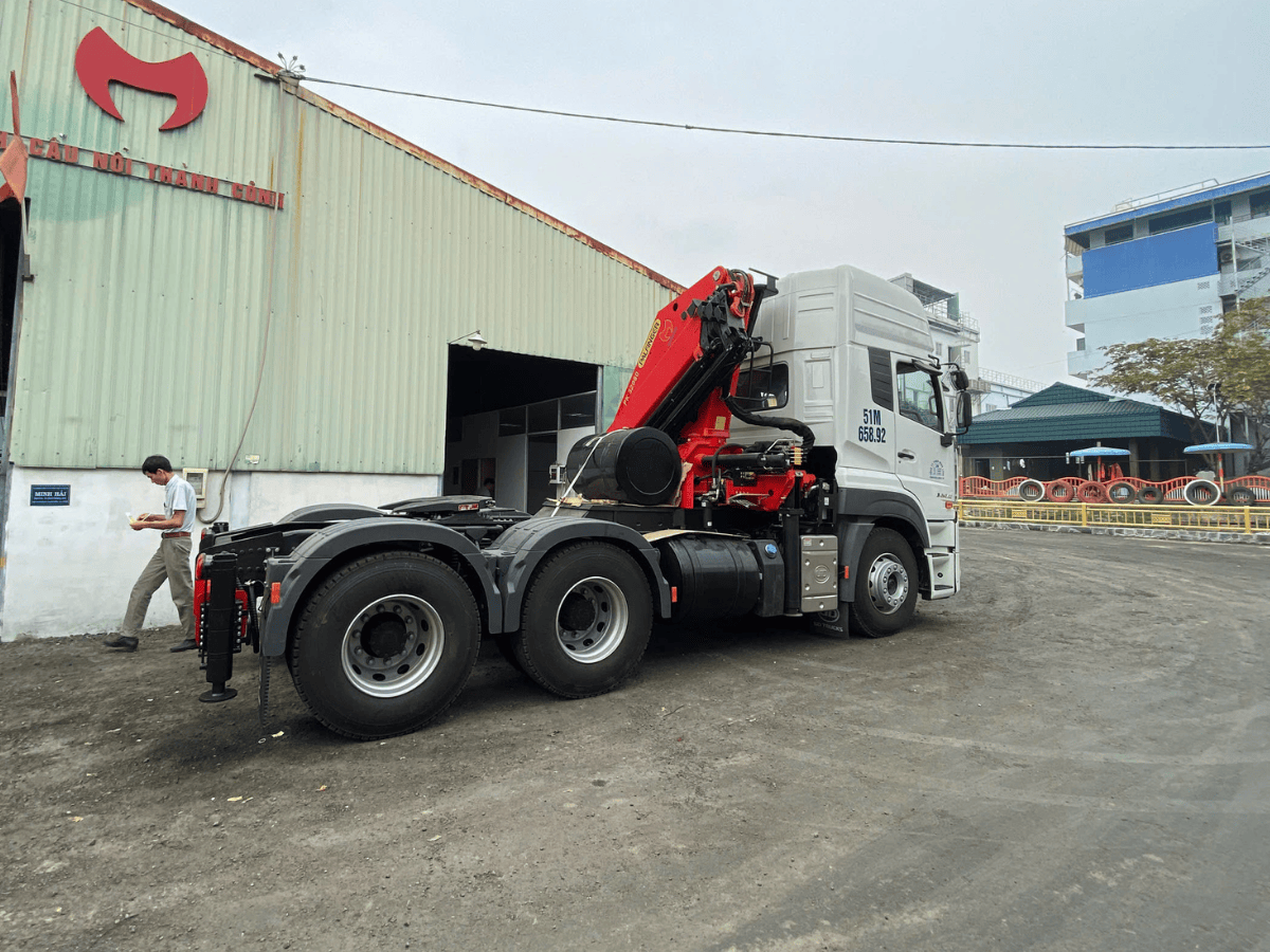 Cẩu đập chuột Palfinger 12 tấn