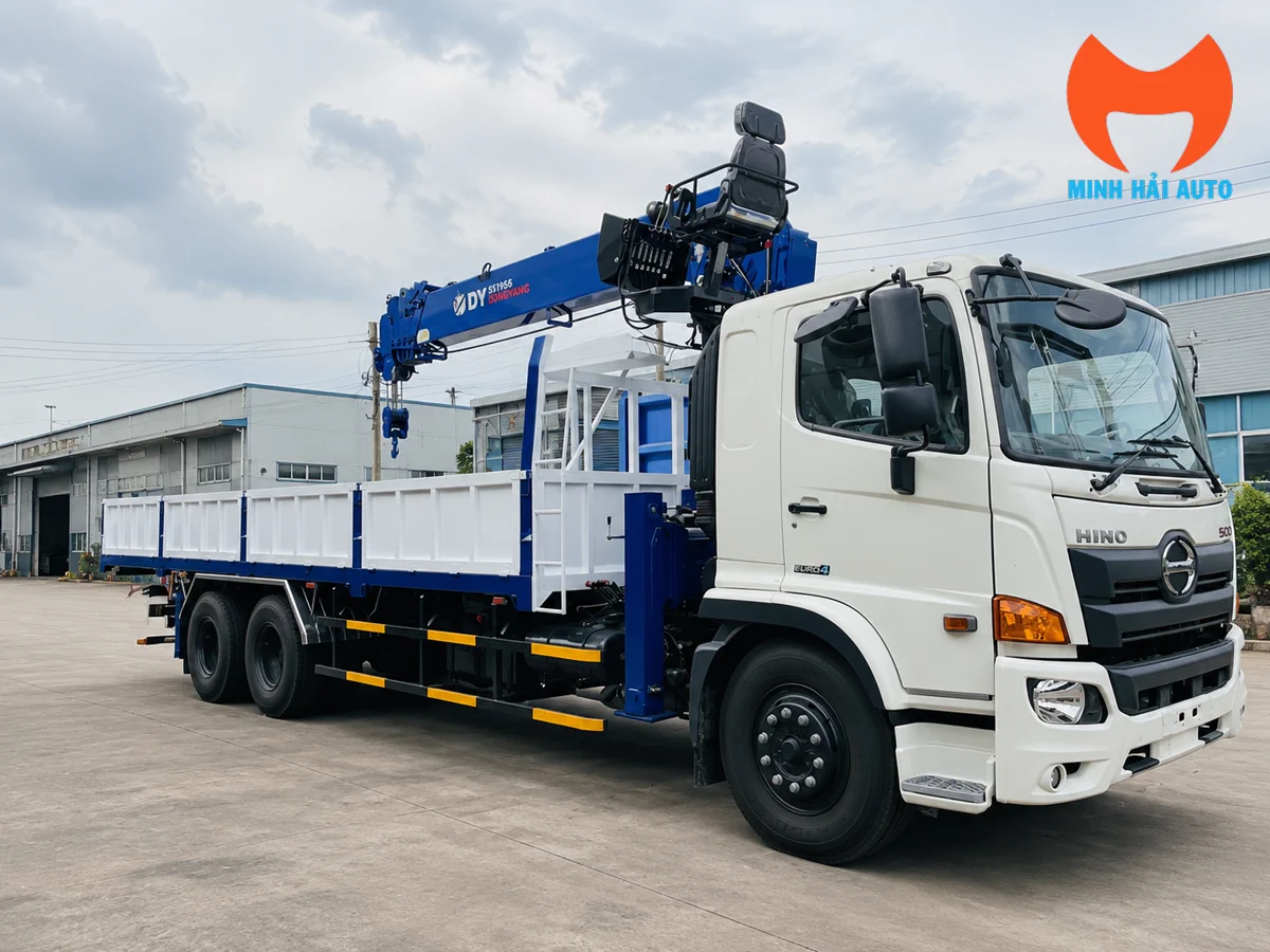 Cẩu Dongyang SS2036 lắp trên xe Hino FM8JW7A