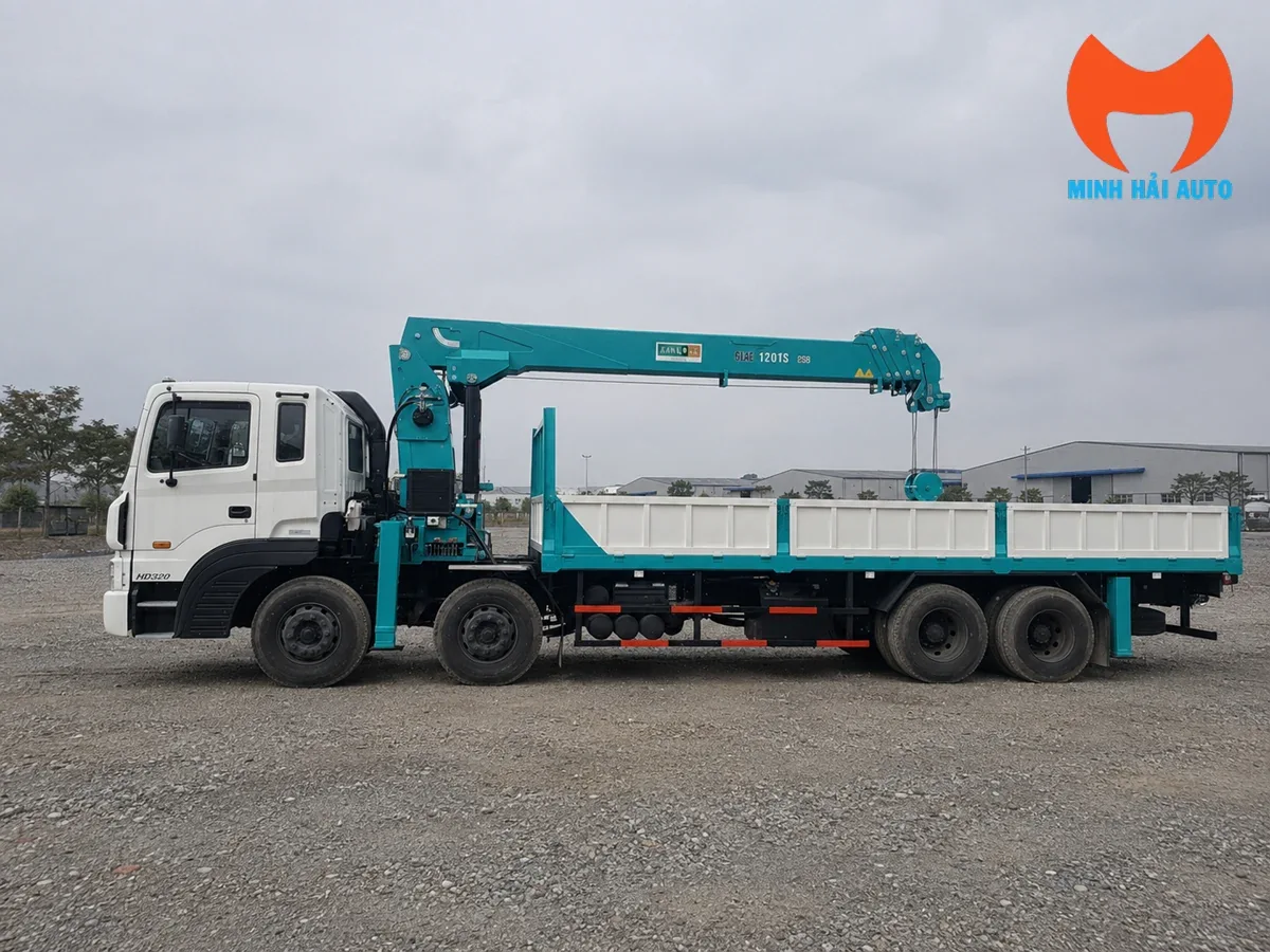 Cẩu Everdigm HLC-12015ACE lắp sau cabin Hyundai HD320 Cẩu Everdigm HLC-12015ACE lắp sau cabin Hyundai HD320