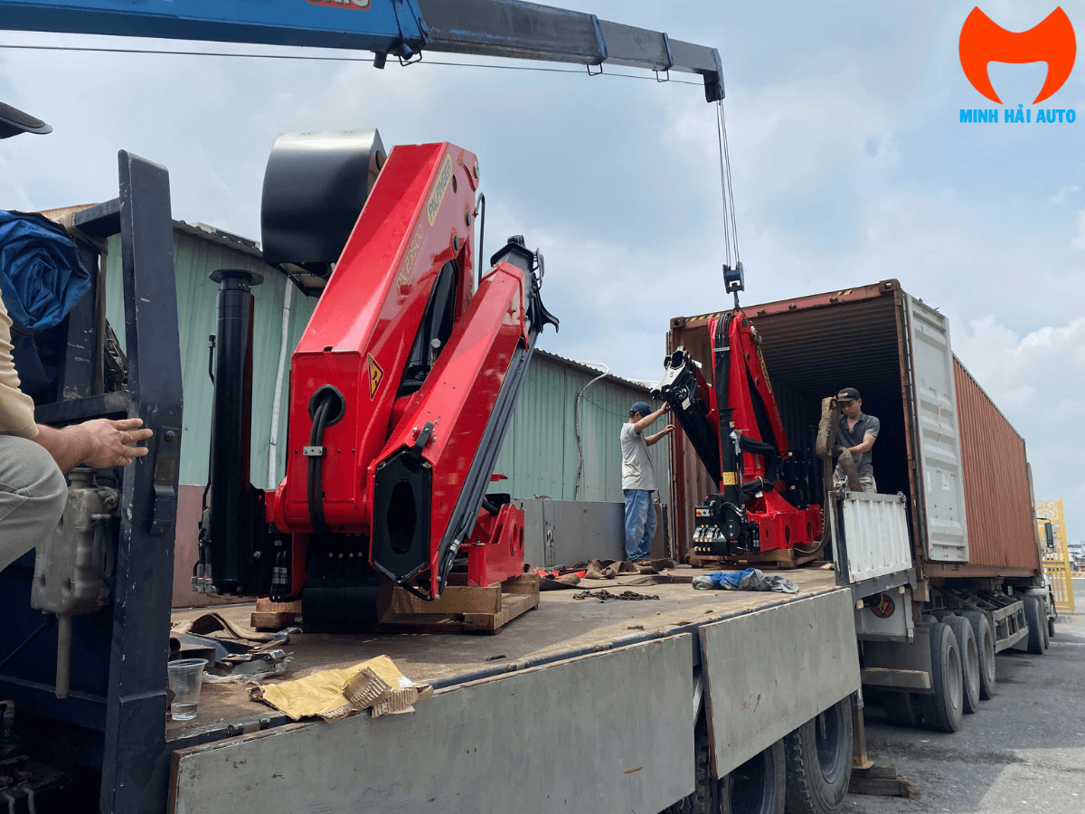 Cẩu gập 10 tấn palfinger