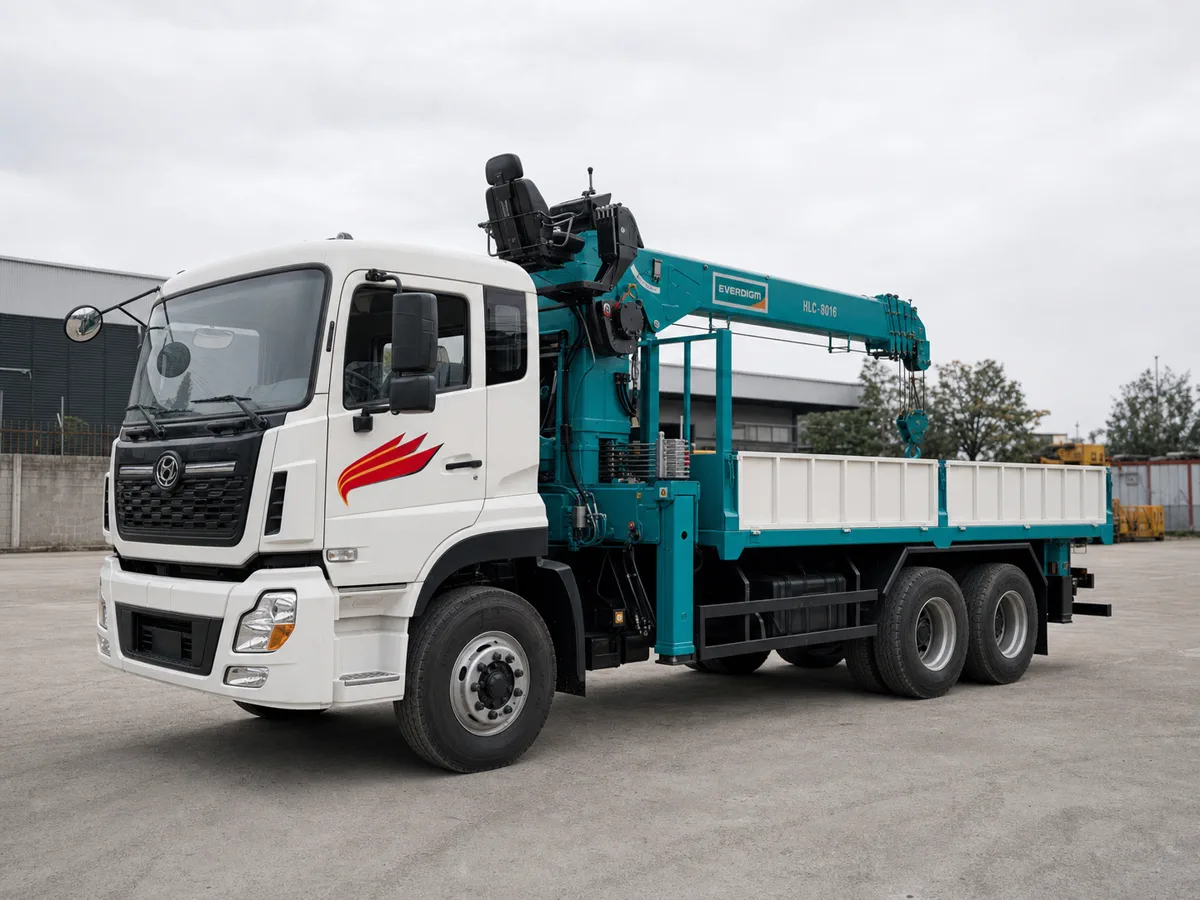 Cẩu tự hành 8 tấn 6 khúc Hyundai HLC-8016 Cẩu tự hành 8 tấn 6 khúc Hyundai HLC-8016